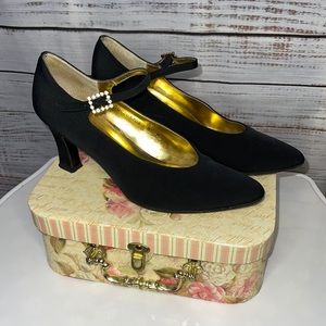 🌼 Vintage Caressa “Haiku” Heels